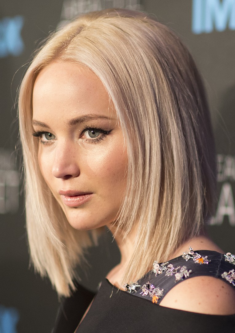 Jennifer Lawrence denies getting cosmetic surgery to Kylie Jenner